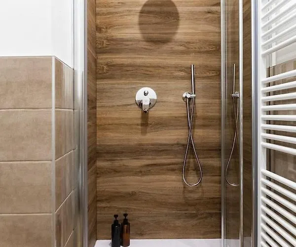 Carrara Deluxe *